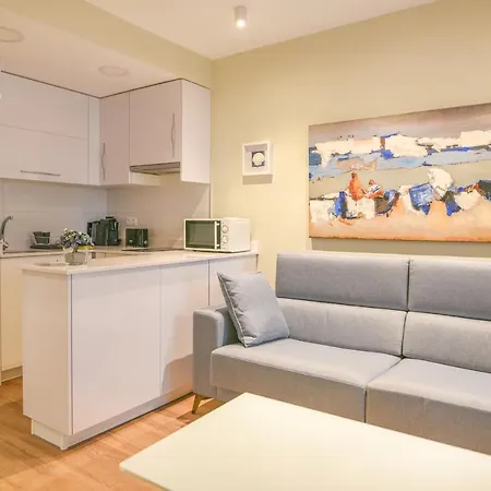 Apt. P/4 1 Min From The Beach W/pool In *
