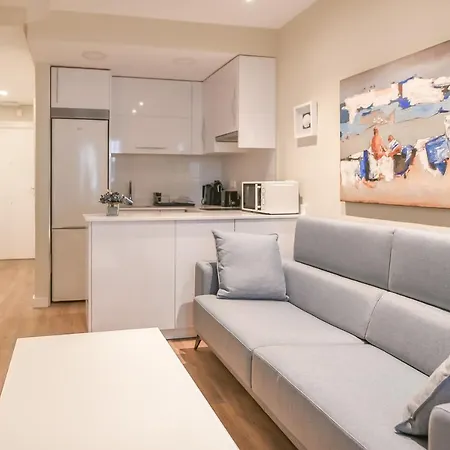 Apt. P/4 1 Min From The Beach W/pool In