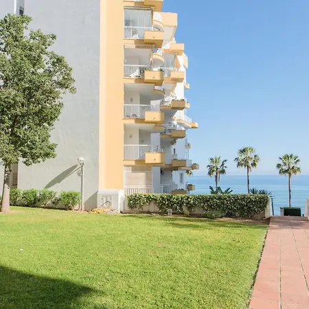 Apt. P/4 1 Min From The Beach W/pool In 马尔韦利亚